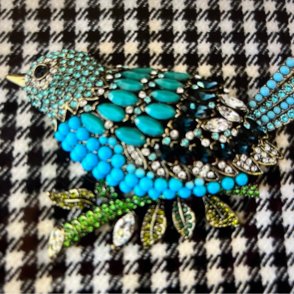 Collector pin from designer Heidi Days tons of Swarovski crystals !